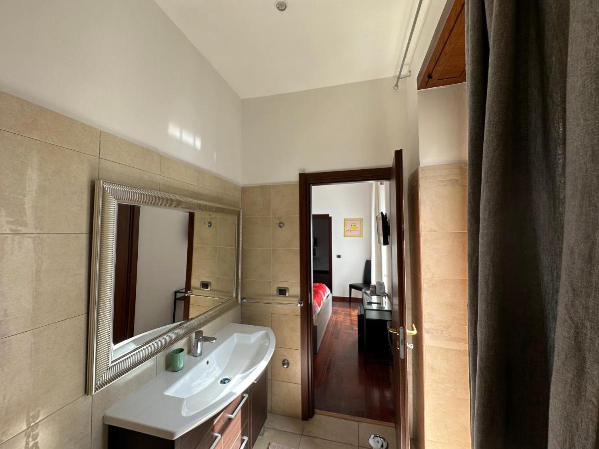 Bruno House Bed & Breakfast เนเปิลส์ ภายนอก รูปภาพ