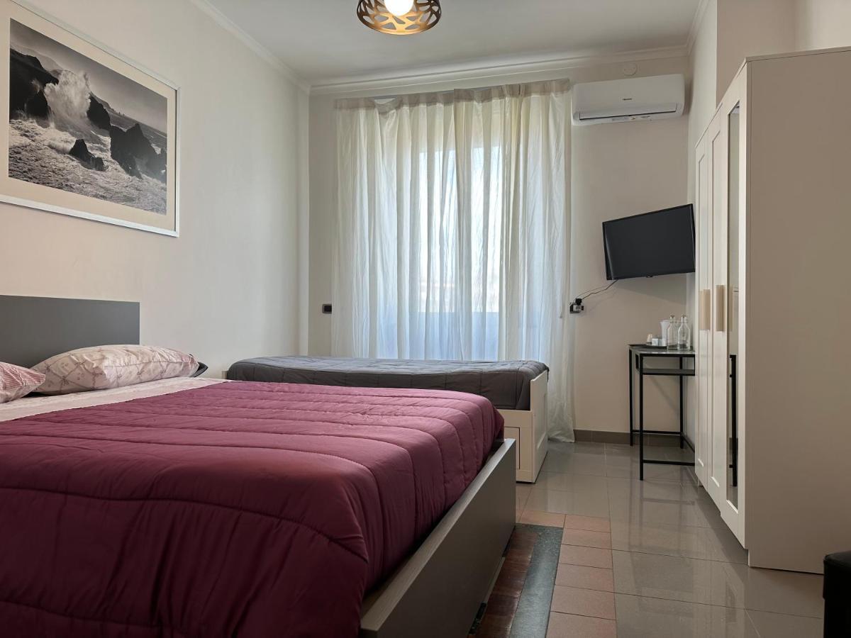 Bruno House Bed & Breakfast เนเปิลส์ ภายนอก รูปภาพ