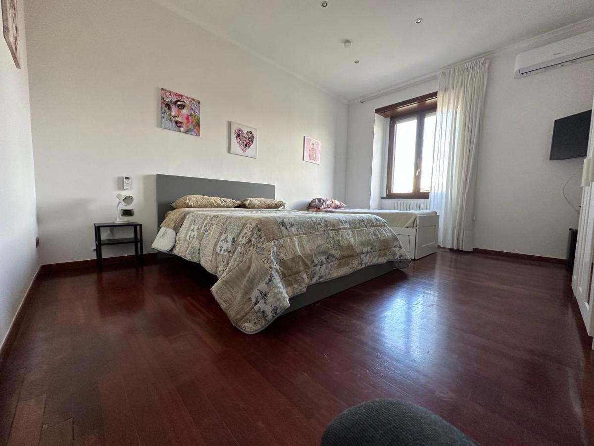 Bruno House Bed & Breakfast เนเปิลส์ ภายนอก รูปภาพ