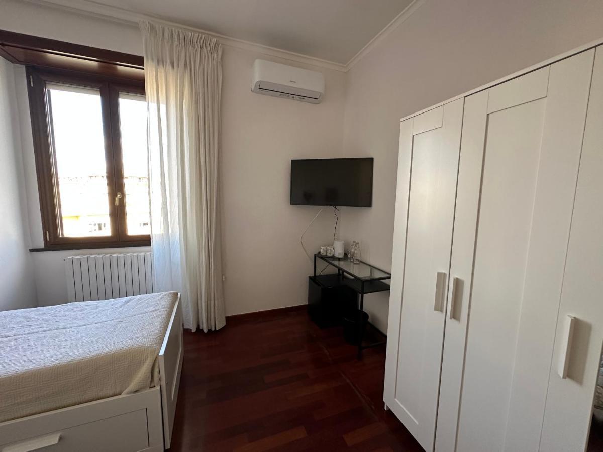 Bruno House Bed & Breakfast เนเปิลส์ ภายนอก รูปภาพ