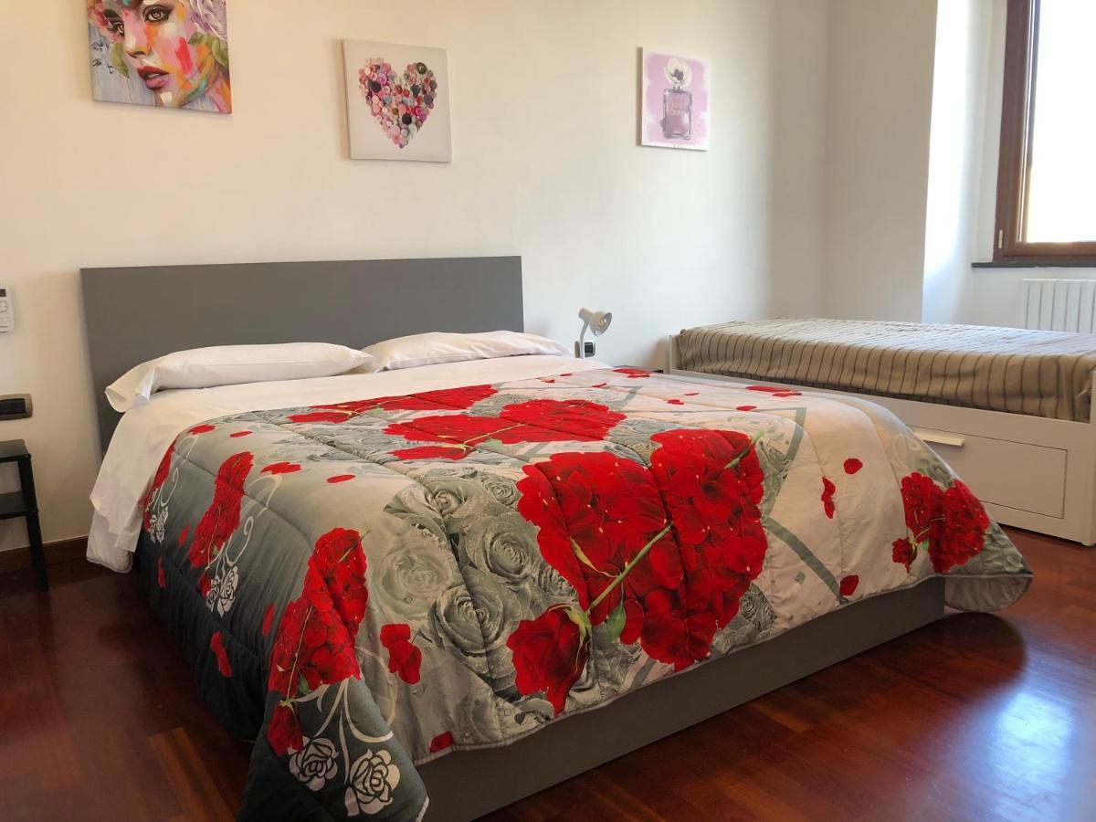 Bruno House Bed & Breakfast เนเปิลส์ ภายนอก รูปภาพ