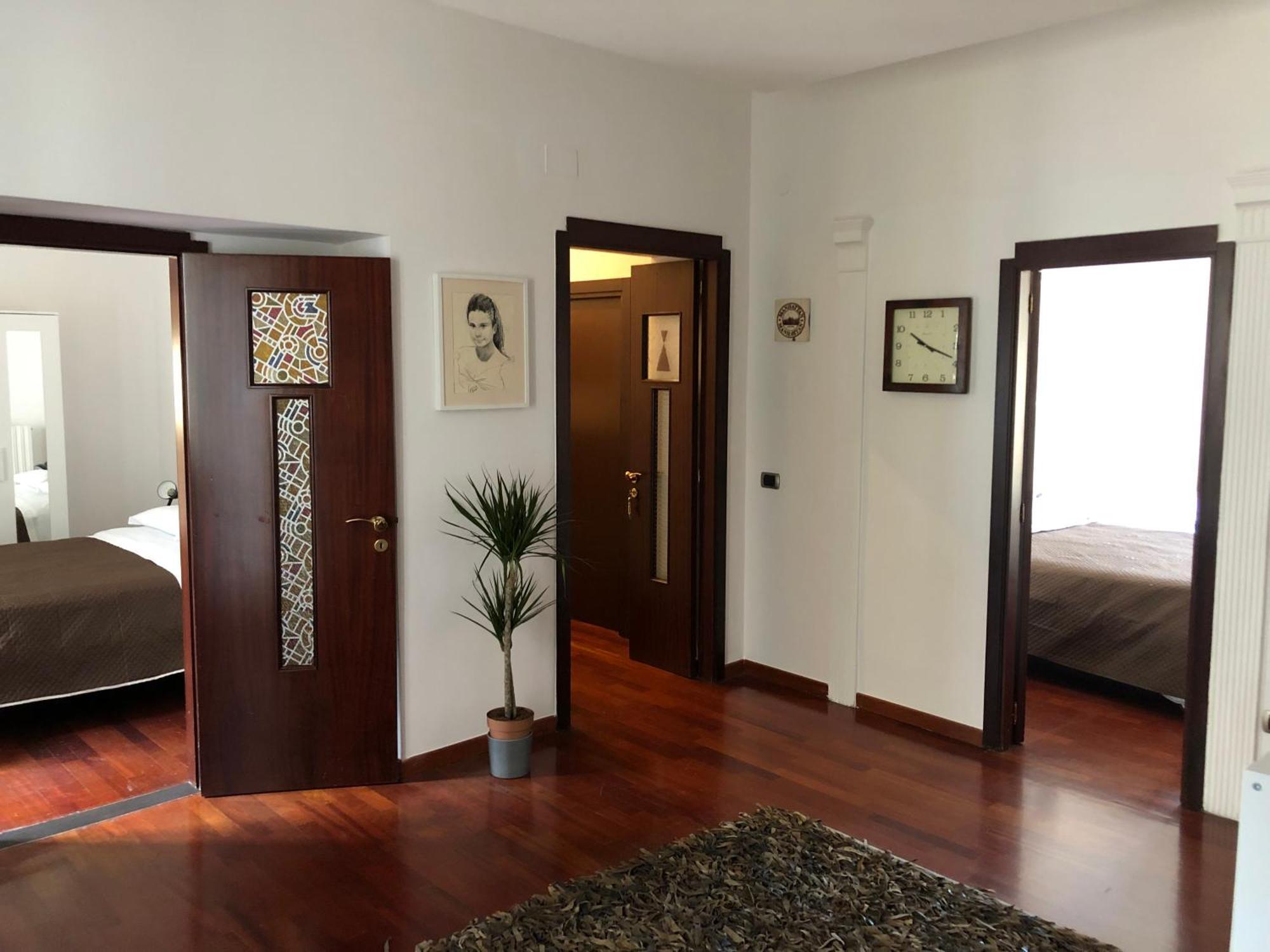 Bruno House Bed & Breakfast เนเปิลส์ ภายนอก รูปภาพ