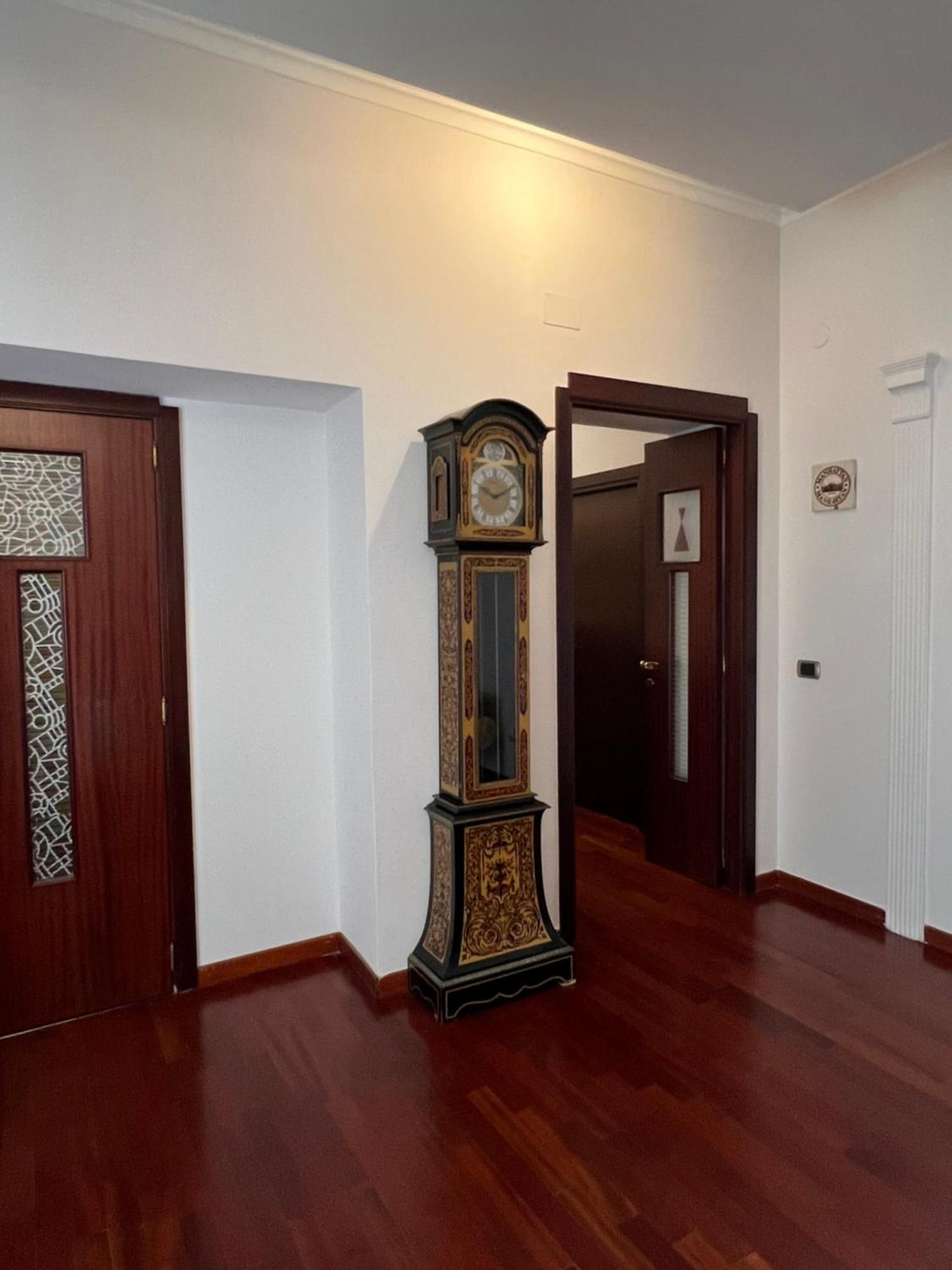 Bruno House Bed & Breakfast เนเปิลส์ ภายนอก รูปภาพ