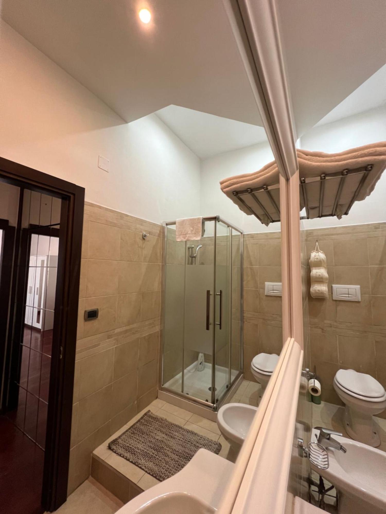 Bruno House Bed & Breakfast เนเปิลส์ ภายนอก รูปภาพ